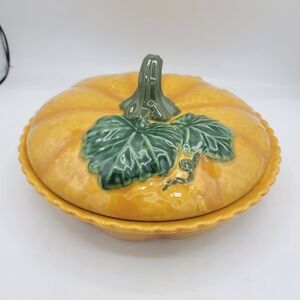 Demdaco Season of Bounty Ceramic Pumpkin Pie Keeper w Lid Kathy Killip 2005 Fall